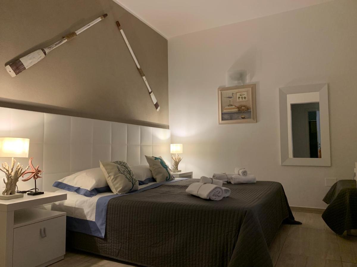 Aquarama Rooms & Apartments Torre Squillace Eksteriør bilde