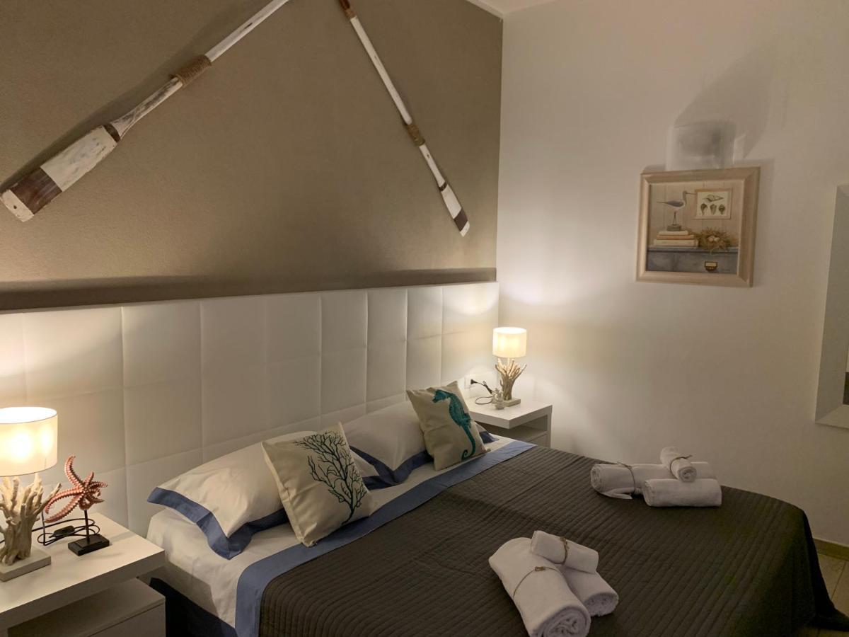 Aquarama Rooms & Apartments Torre Squillace Eksteriør bilde