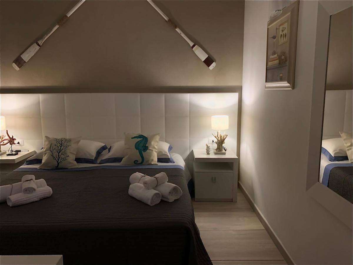 Aquarama Rooms & Apartments Torre Squillace Eksteriør bilde