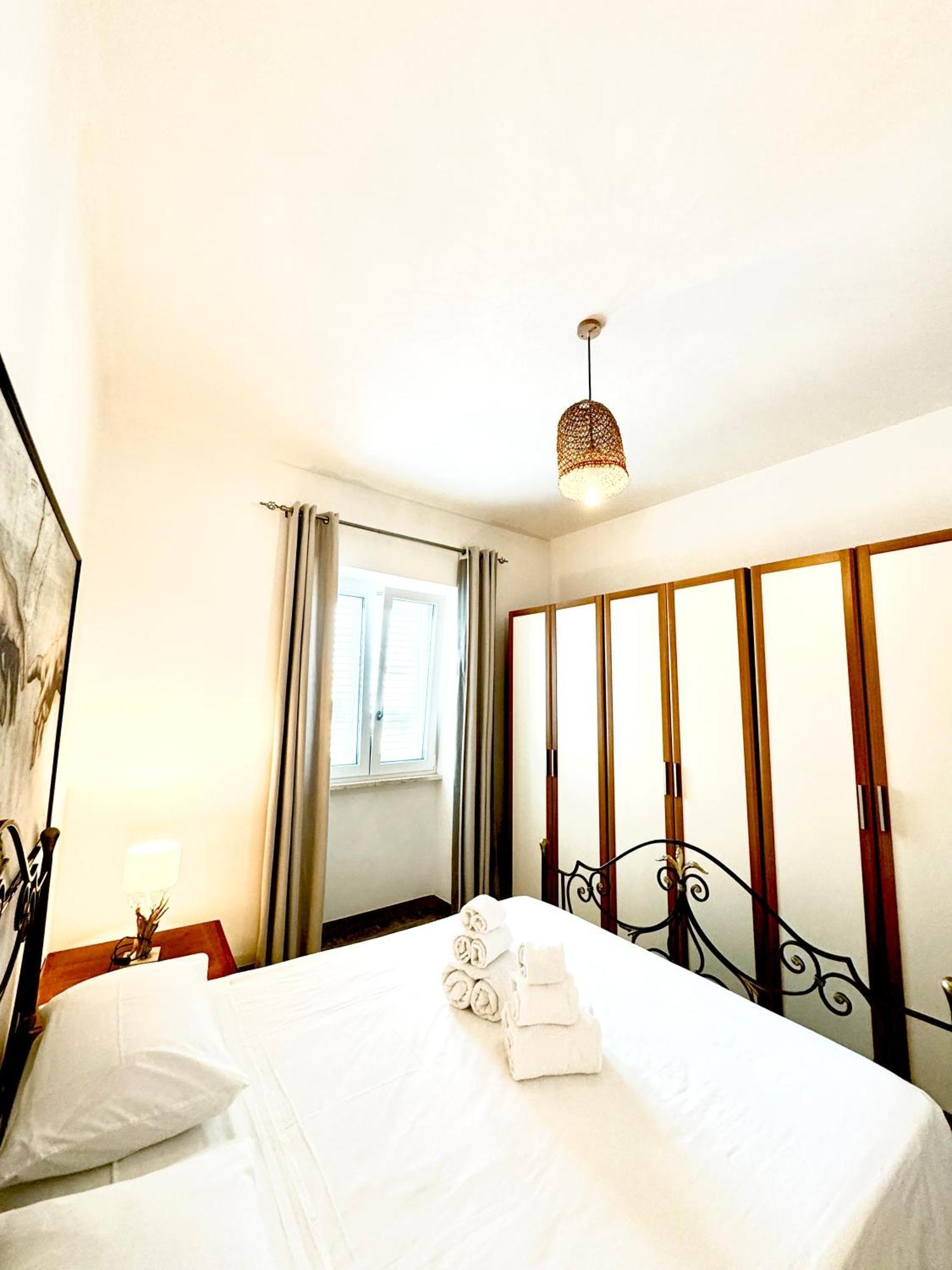 Aquarama Rooms & Apartments Torre Squillace Eksteriør bilde