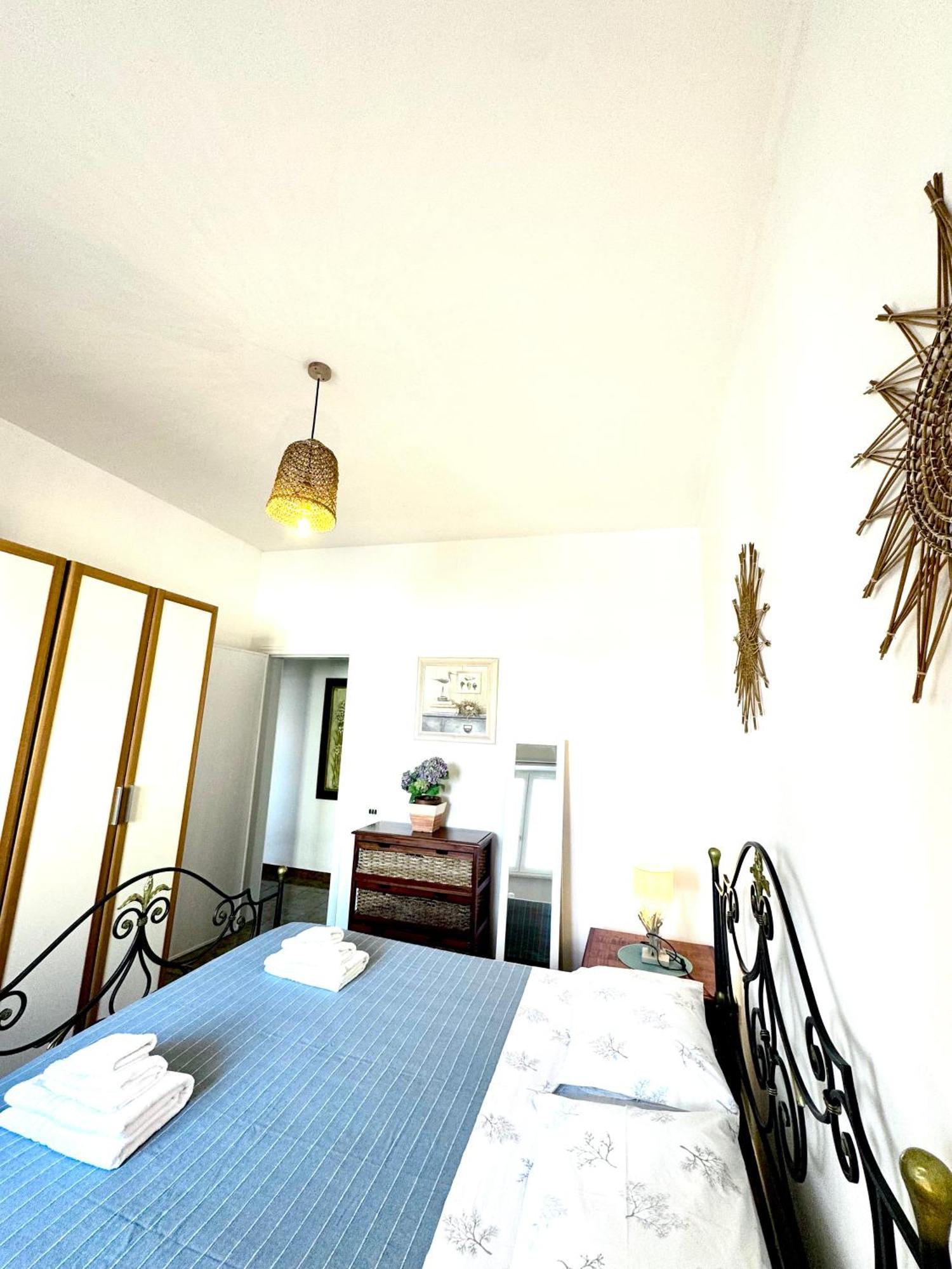 Aquarama Rooms & Apartments Torre Squillace Eksteriør bilde